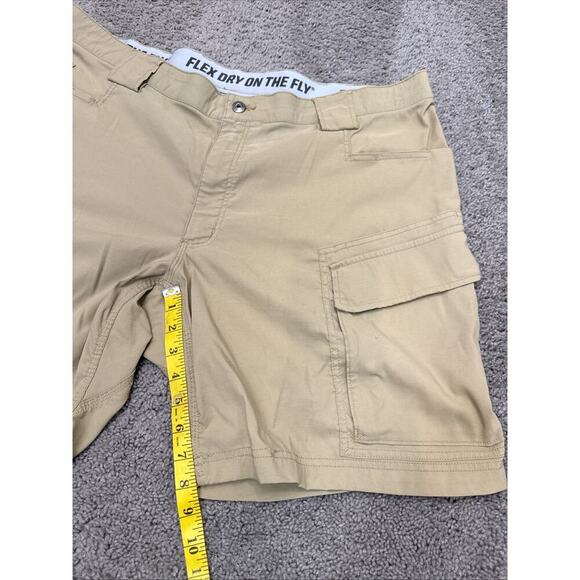 Duluth Trading Co Shorts Mens 44 Beige Flex Dry On The Fly Cargo Utility Relaxed - Picture 3 of 6
